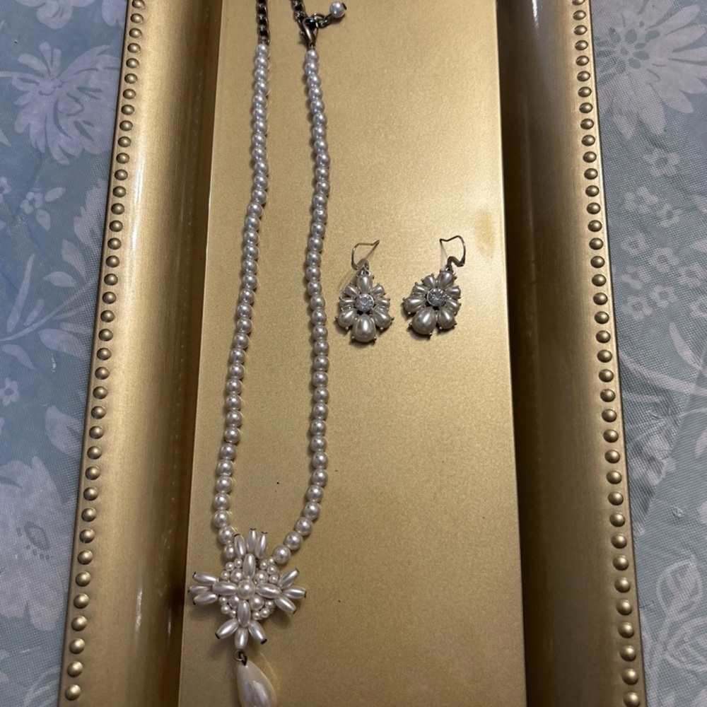 Classic White Pearl Necklace and Earring Set